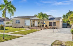 340 W 55th St, Hialeah, FL 33012