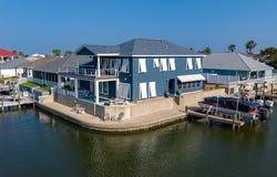 113 Tarpon Ct, Aransas Pass, TX 78336