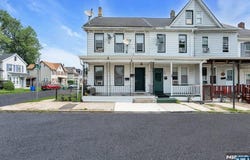 17 Railroad Avenue, Phillipsburg, NJ 08865