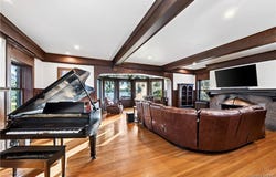 2196 W Oakfield Road, Grand Island, NY 14072