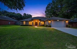 5836 Chi Chi Cir, Milton, FL 32570