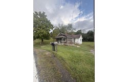 556 Glenview Rd, CRAB ORCHARD, WV 25827