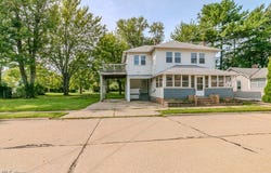 170 E 316th Street, Willowick, OH 44095