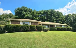 154 Stapleton Street, Pounding Mill, VA 24637
