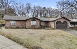15 Rosewood Circle, Little Rock, AR 72205