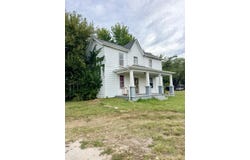 2629 E Division Street, Springfield, MO 65803