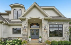 1646 Twisted Oak Ct, Hartland, WI 53029