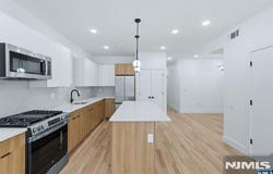369 6th Avenue, Newark, NJ 07107