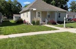 315 N St, Aurora, NE 68818