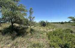 E Snokomo Rd, Hutchinson, KS 67502