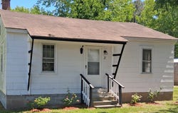 3 HALL ST, ONANCOCK, VA 23417