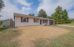 201 Green Hills Dr, Moberly, MO 65270