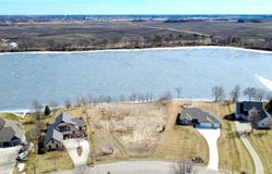 1165 W Shore Drive SW, Hutchinson, MN 55350