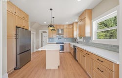32373 JP W Rd, Scappoose, OR 97056