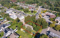 6 Bridle Way, Oakdale, NY 11769