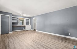 2616 S Center Ave, Sioux Falls, SD 57105