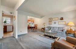 11 Hastings Lane, Hicksville, NY 11801