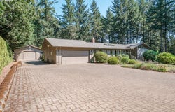 2941 INLAND Dr, Salem, OR 97302