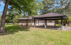 917 Huckleberry, Warren, TX 77664