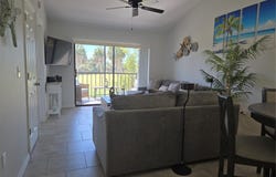927 CAPRI ISLES Boulevard, VENICE, FL 34292