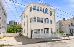 34 Everett St, Fall River, MA 02723