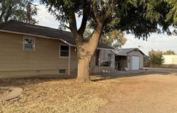 219 S Fifth Ave, Fairview, OK 73737