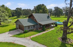 134 Mcintire Road, Caulfield, MO 65626