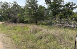 000 Deer Loop, La Grange, TX 78945