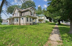 414 6th Avenue, Clarence, IA 52216
