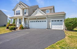 909 Avalon Way, Minooka, IL 60447