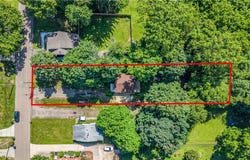 1664 Woods Road, Akron, OH 44306