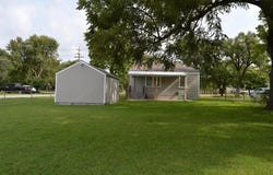 1045 N Dickerson Avenue, Springfield, MO 65803