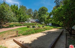 9305 Hazen Dr, Beverly Hills, CA 90210
