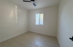 10633 Laurel Canyon Boulevard, Pacoima, CA 91331