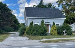 25 Main St., Gray, ME 04039