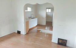 1317 E Muir Avenue, Hazel Park, MI 48030