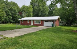 111 W Hickory Street, Bluford, IL 62814