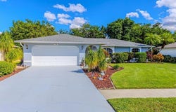 124 Versailles Cir, NAPLES, FL 34112