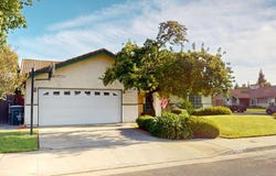 2460 Sample Avenue, Clovis, CA 93611