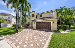 18806 NW 23rd Pl, Pembroke Pines, FL 33029