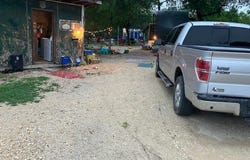 332 Private Road 6632, Devine, TX 78016