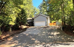 867 S 71st St, Springfield, OR 97478