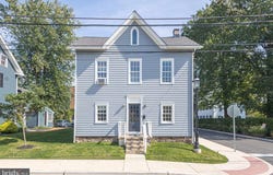 211 COURT Street, NEWTOWN, PA 18940