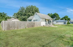 723 S Hackman Street, Staunton, IL 62088