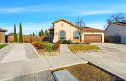 3646 E Meadow Court, Visalia, CA 93292
