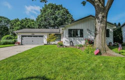 73 Devonshire Circle, Elgin, IL 60123