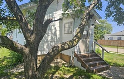305 Chestnut Avenue, Hazel Park, MI 48030