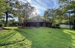 105 Walnut Circle, Vicksburg, MS 39180