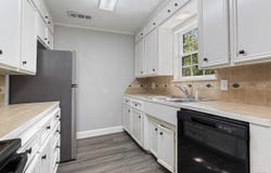 2226/2302 Aberdeen Dr, Tyler, TX 75703