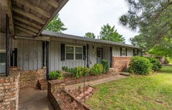 3 Hilltop PL, Van Buren, AR 72956
